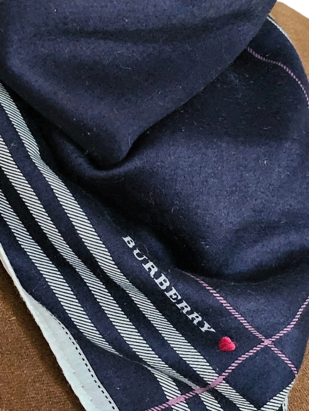 BURBERRY SCARF - Picture 7 of 12